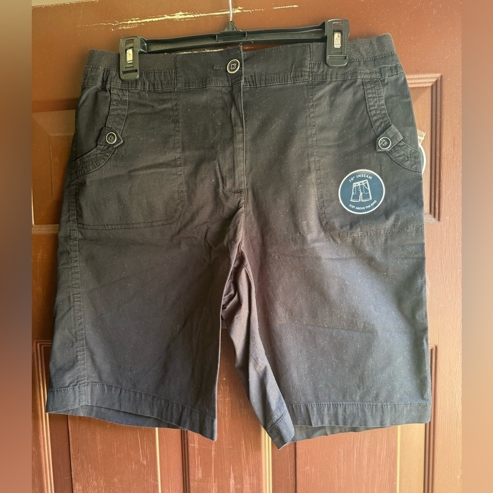 Karen Scott Comfort Waist Size 10 Derp Black Shorts NWT